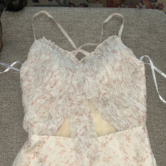 LIGHT & FLOWY MAXI DRESS - Picture 3 of 4